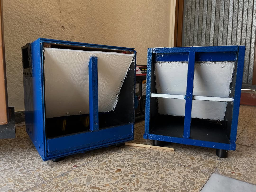 Altavoz Turbosound 1:3, Vista 1